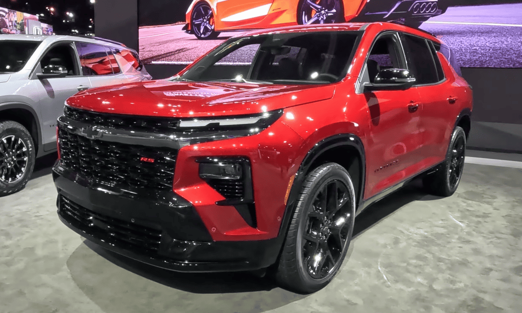 2025 Chevrolet Traverse RS (United States) front view