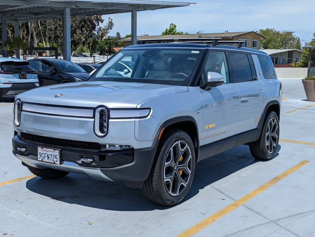 Rivian R1S at Hillsdale Shopping Center