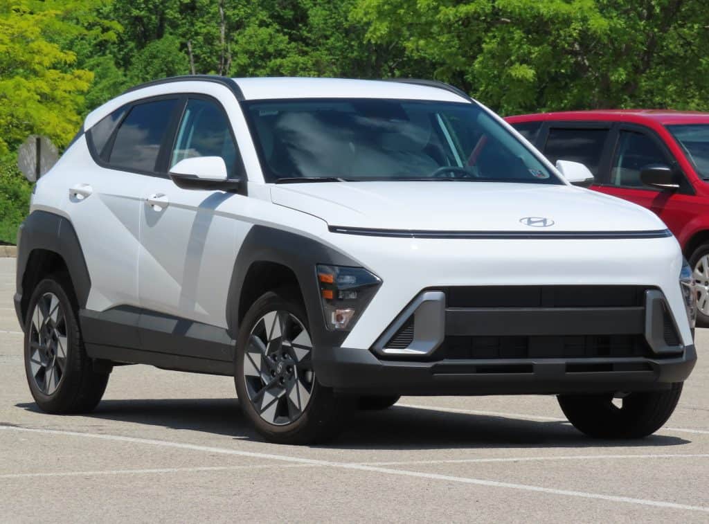 2024 Hyundai Kona SEL, front right, 05-18-2024